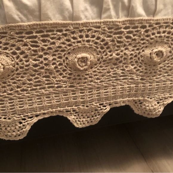 Crocheted Twin Bed Skirt - Picture 1 of 9